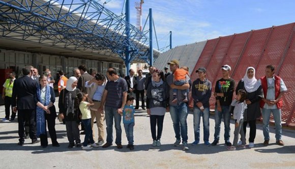 12 szíriai menekülttel tért haza a pápa Leszboszról