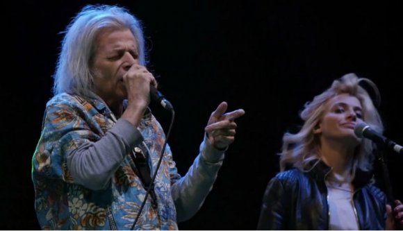 LGT-dalokkal zakatol Erdélyben a Zenevonat (VIDEÓ)