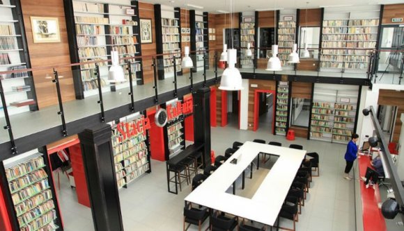 Nézze meg a világ legszebb könyvtárát!