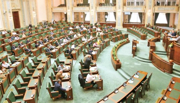 A parlament nem ébredt még fel a húsvéti kómából