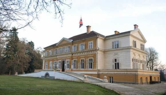 Adómentességet kért a román királyi család