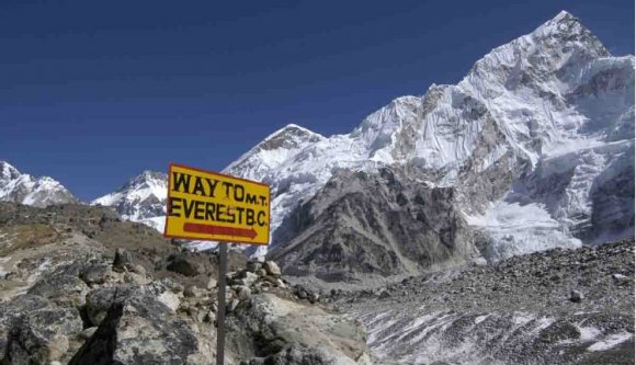 Először mászta meg magyar északról a Mount Everestet