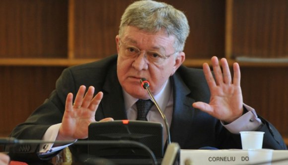 Elítélték a volt védelmi minisztert