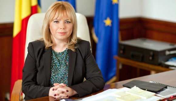 Pénzügyminiszter: az egyházaknak is adózniuk kellene