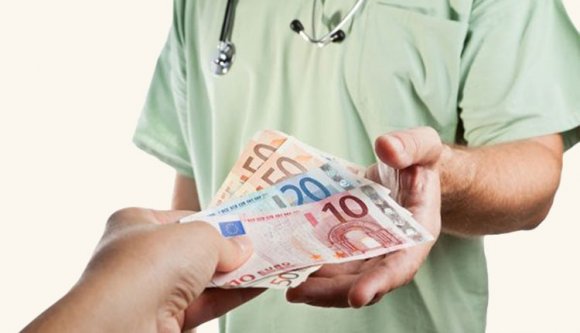 Közel 80 romániai orvos nyaralt Indiában egy gyógyszerforgalmazó pénzén