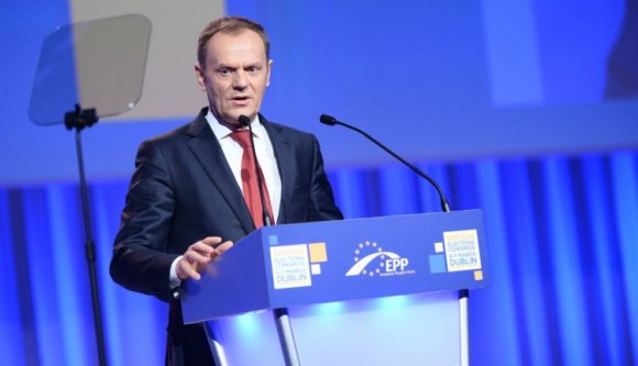 Tusk: Merkel és Orbán nézetei összeegyeztethetők egymással