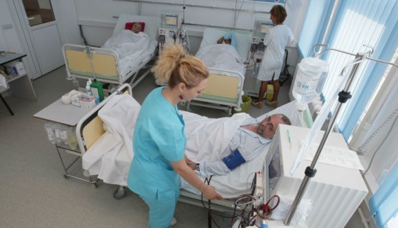 Kórházi horror: tudtukon kívül vetettek alá gyógyszerkísérletnek betegeket