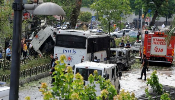 Négy embert letartóztattak az isztambuli merénylet miatt