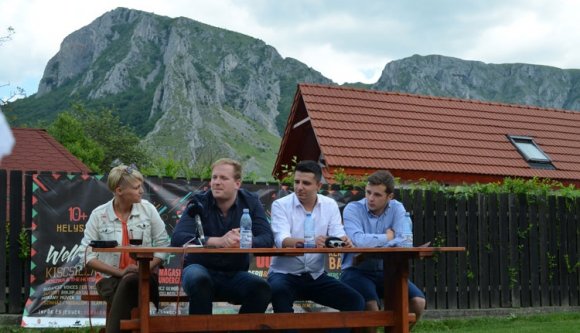 Torockói Tusványos politikusok nélkül