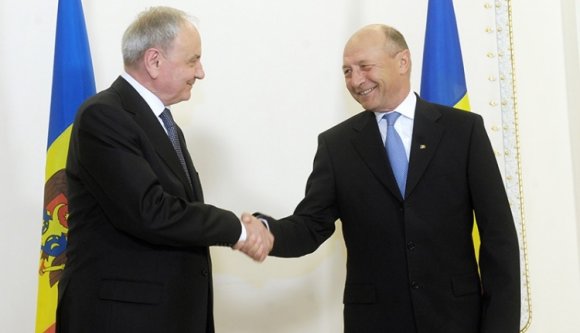 Băsescu most már Moldovában is elnök lehet