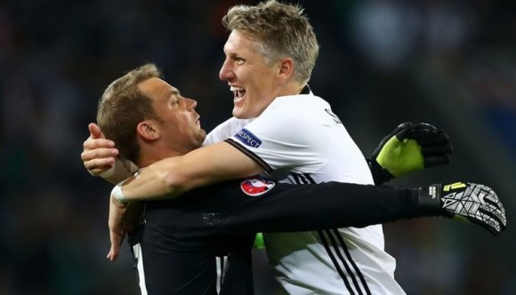 Neuer is nagyon kellett a német sikerhez