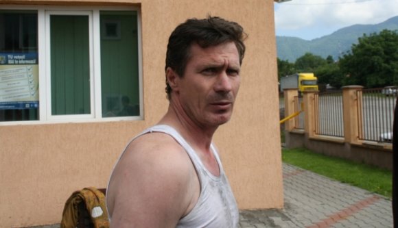 Megrendezte az ömaga elleni „maffiatámadást” a trükkös jelölt