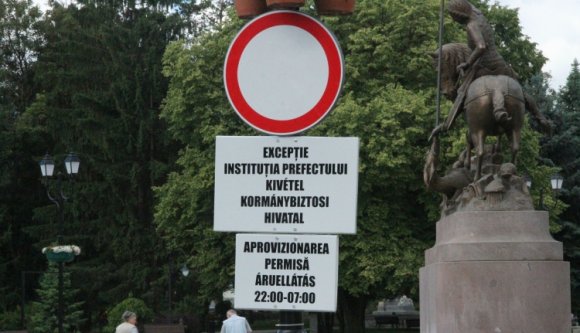 A prefektusnak szabad autóznia a szentgyörgyi sétatéren