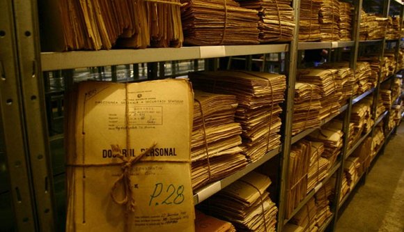 Leleplezné a még aktív szekusokat egy törvénytervezet