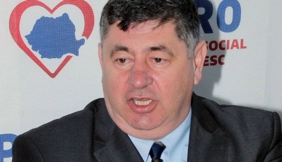 Perrel a nyakadban lettél polgármester? Fizess!