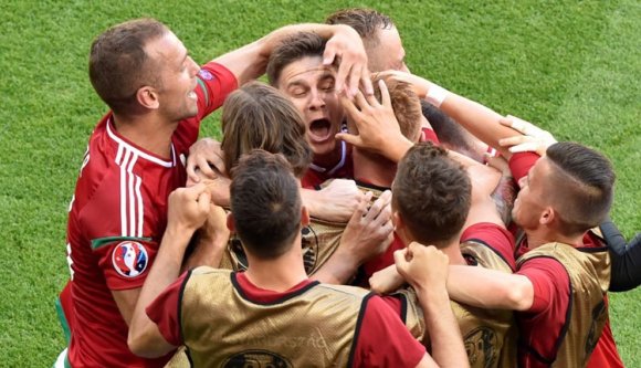 Vezet a magyar csapat a portugálok ellen