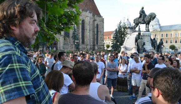 Tüntettek a felháborodottak és csalódottak