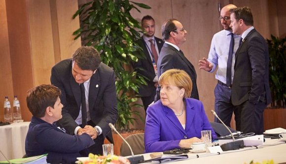 Nagy-Britannia ne válogasson, hogy csak a pénz jöjjön, az emberek ne