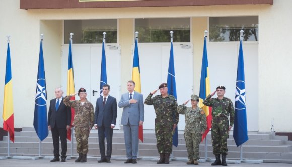 NATO-hadosztály-parancsnokságot avattak Bukarestben