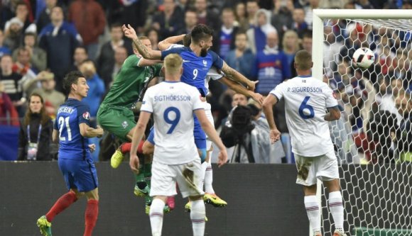 Besétált az elődöntőbe az Eb-házigazda