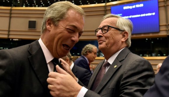 Zsák a foltját: Juncker ismét a Brexit-pártiakat ekézi