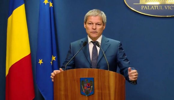 Leváltott három minisztert Cioloş
