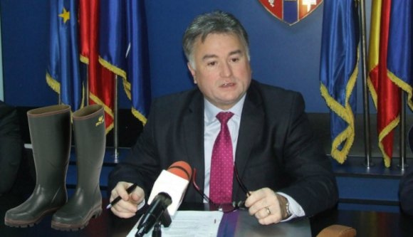 Mit ajándékozott Zilah új polgármestere a hivatal vezetőinek?