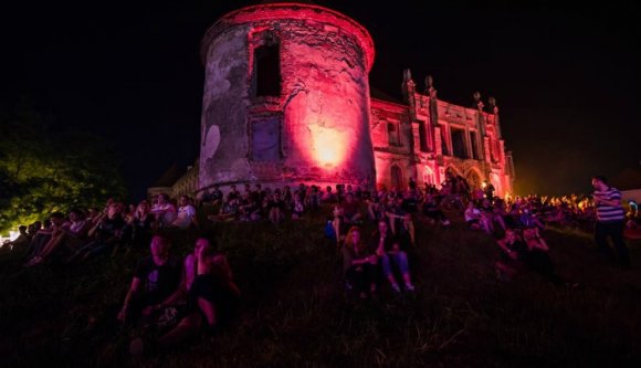 Megkezdődött a négy napon és öt éjszakán át tartó buli Bonchidán