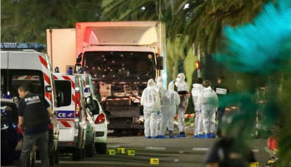 Teherautós tömegmészárlás Nizzában