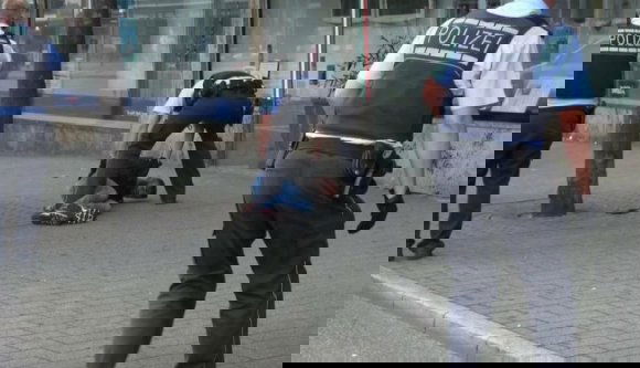 Bozótvágó késsel gyilkolt egy szír migráns Németországban