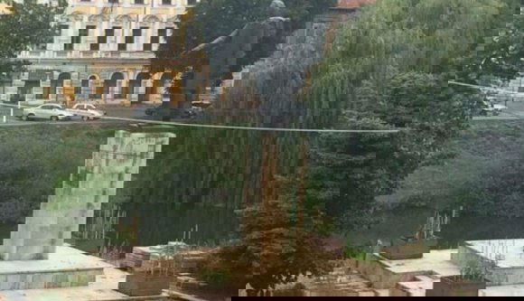 Paradicsomcsősszé léptették elő Eminescut Nagyváradon