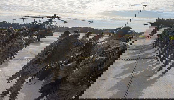 Erdélyben hadgyakorlatozik a NATO