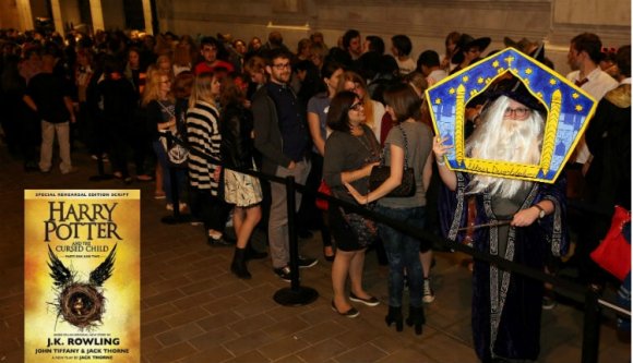 Sikoltozhatnak a rajongók: itt az új Harry Potter-könyv!