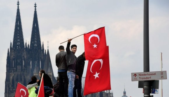 Berlin: a törökök csak ne próbálják zsarolni az EU-t migránsügyben