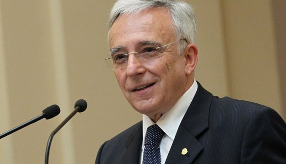 Ugye, mindig kíváncsi volt, mennyit keres a jegybank elnöke?