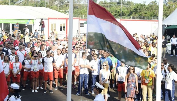 Büszkén lobog Rióban a magyar zászló