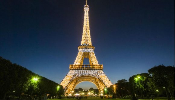 Kiürítették az Eiffel-tornyot