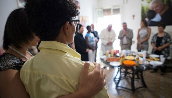 Ferenc pápa román prostituáltakkal találkozott