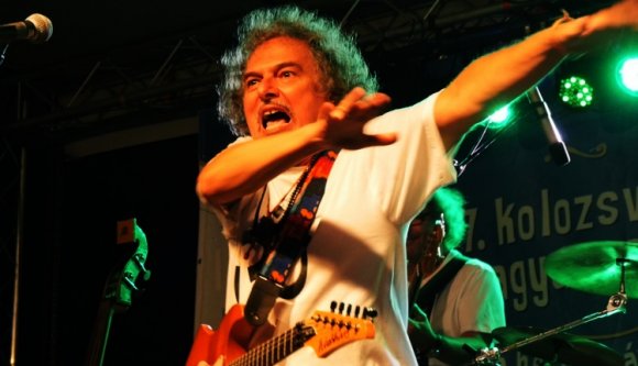 Laár András márpedig hülyéskedésből él (VIDEÓ)