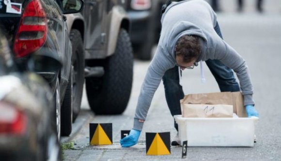 Támadás egy kölni utcán: egy súlyos sebesült