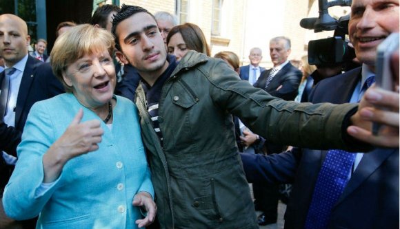 Merkel: nem a menekültek hozzák a terrorizmust