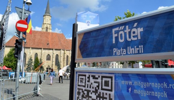 A Főtérre kiírták, hogy Főtér