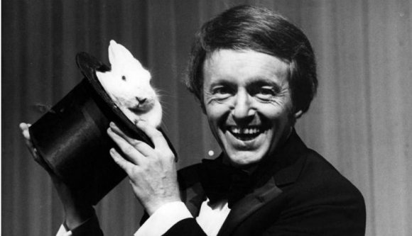 Milyen gazdasági modell húzhatná ki Romániát a kátyúból?