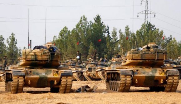 Még több török tank vonul be Szíriába