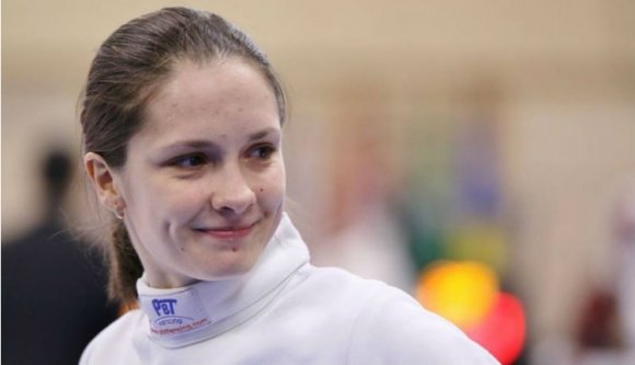 Kétnyelvű feliratokkal fogadták a két nyelven üzenő román olimpikont