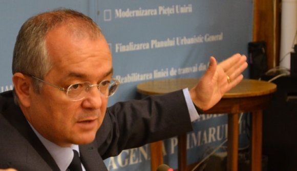 Boc rendes fizetést akar, nem különnyugdíjat