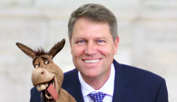 Iohannis, Ponta hasznos idiótája