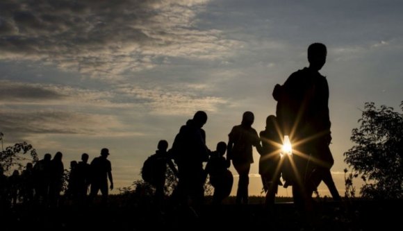 Harminc illegális migránst fogtak