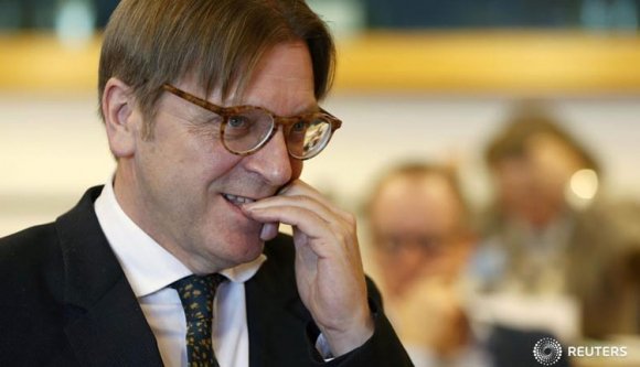 Az EP főtárgyalója 2019-ig kitenné a briteket az unióból