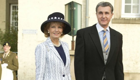 Akar királyi párt látni?